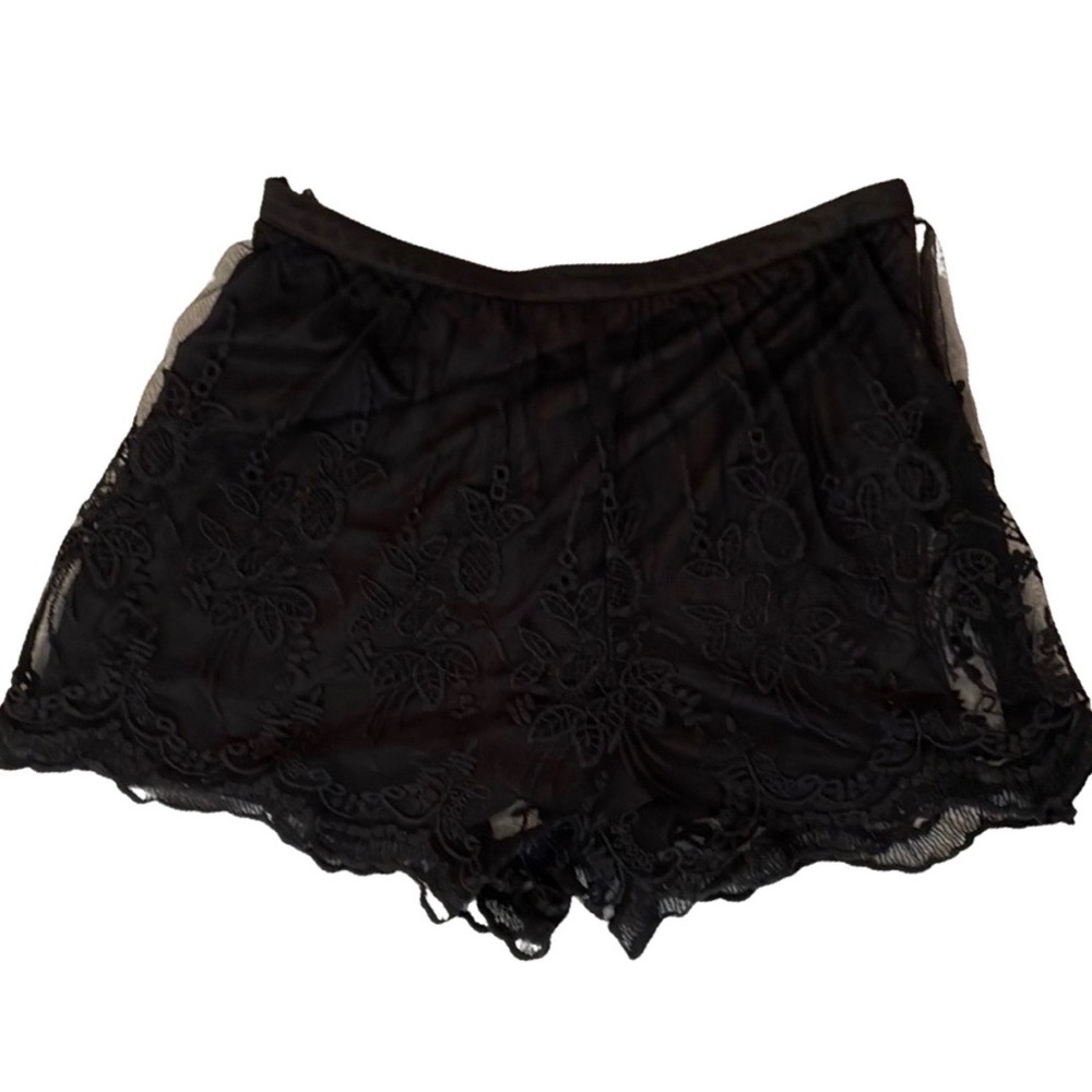TOP SHOP LACE SHORTS - Picture 2 of 5